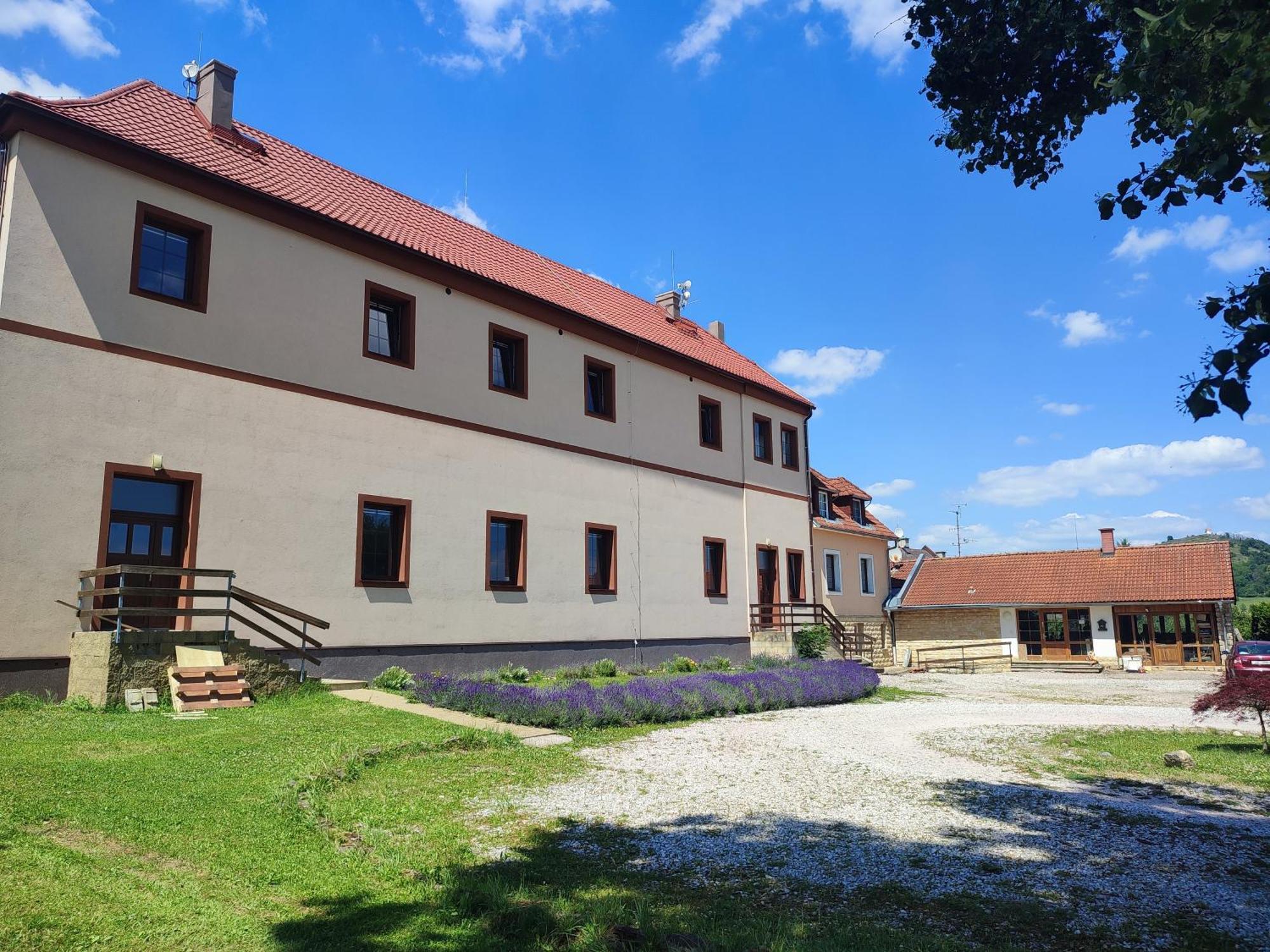 Appartamento Zamecek Cerov Jičín Esterno foto